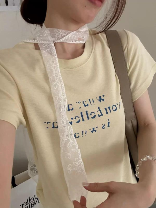 字母圓領Tee＋蕾絲巾兩件組｜甜酷百搭・純慾感穿搭 