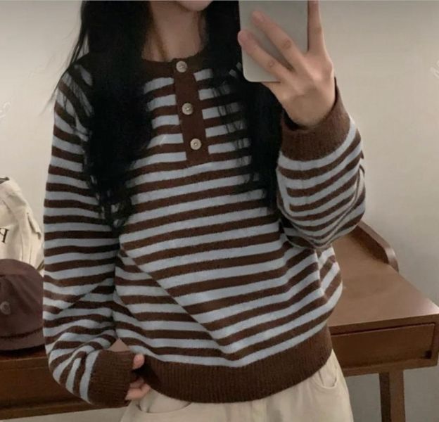 半釦條紋上衣 
