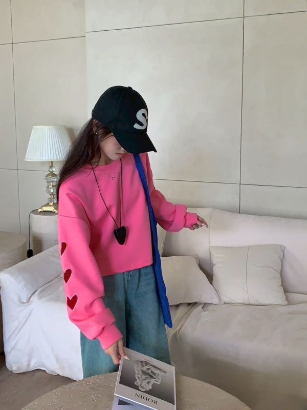 -秋冬新品-愛心造型上衣 