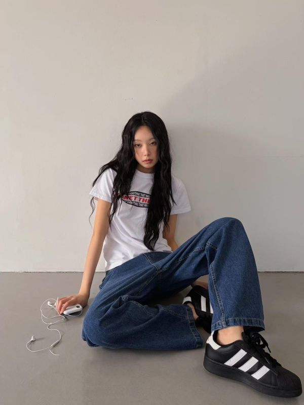 美式英字母TEE｜簡約微寬鬆版型・百搭短袖上衣 