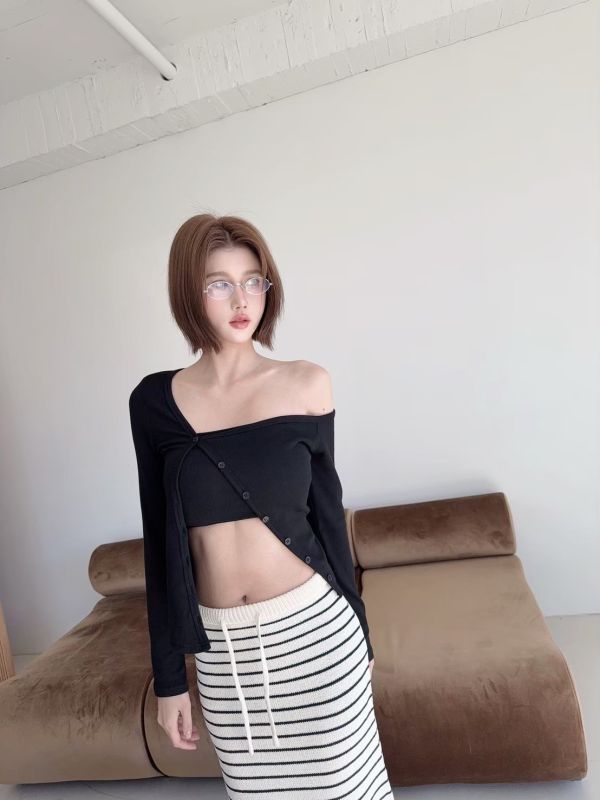 假2件多穿造型上衣（有胸墊） 