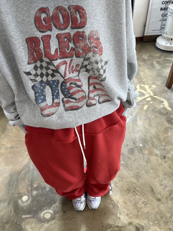 -寬鬆版型-美式復古大學T 美式印花衛衣
百搭衛衣
中性風衛衣
個性字母上衣
休閒寬鬆上衣
軟糯衛衣
秋冬衛衣
氣質慵懶風上衣
學院風衛衣
休閒運動風上衣