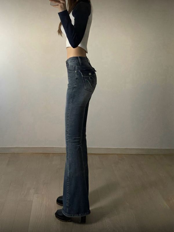 微彈/後刺繡顯瘦牛仔喇叭褲 微喇叭牛仔褲
高腰牛仔褲
深藍牛仔褲
顯瘦牛仔褲
修身牛仔褲
喇叭褲女
顯腿長牛仔褲
翹臀牛仔褲
提臀牛仔褲
彈性牛仔褲
韓系牛仔褲
百搭丹寧褲
修飾腿型牛仔褲
高腰喇叭褲
彈力丹寧褲
深藍喇叭褲
拉長比例牛仔褲