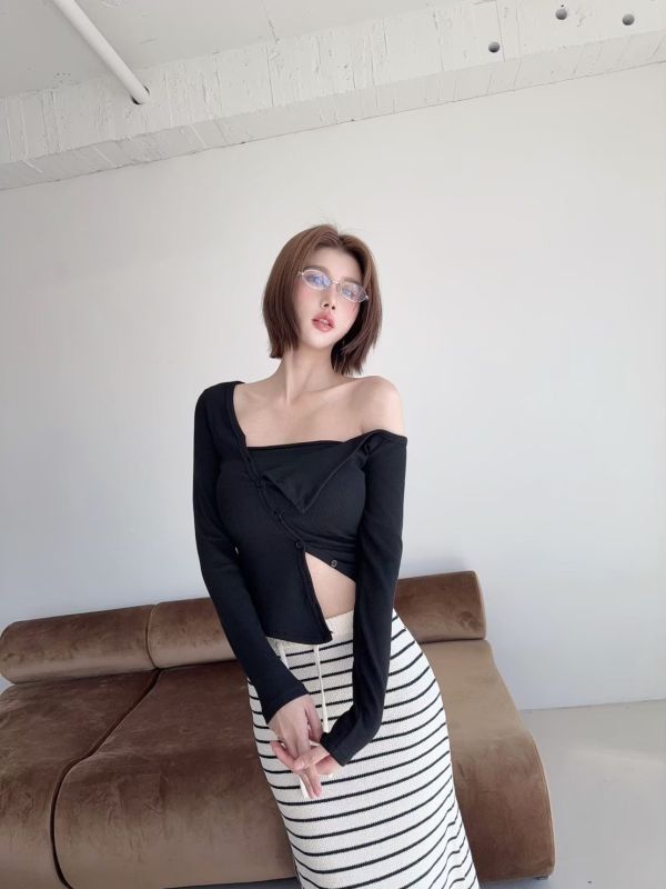 假2件多穿造型上衣（有胸墊） 