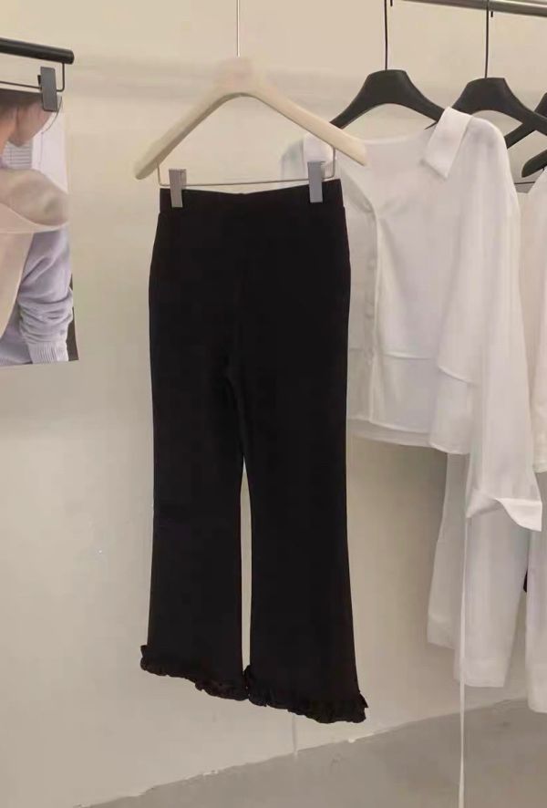 -顯瘦款-荷葉邊顯瘦九分微喇叭褲 