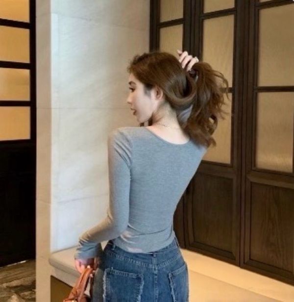 圓領半釦 BRA 上衣（附胸墊）｜舒適貼合・日常百搭款 