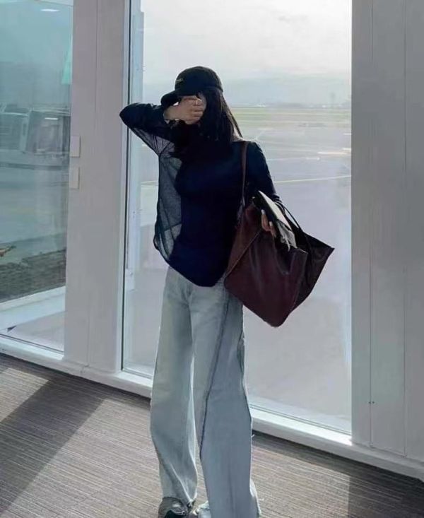 須邊車線牛仔褲 須邊車線牛仔褲, 牛仔褲, 韓系時尚, 鈕扣設計, , 精緻車線, 潮流服飾, 時尚穿搭, 男性牛仔褲, 女性服飾