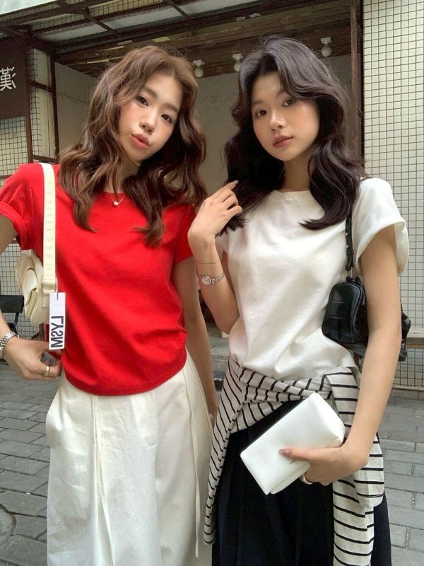 簡約純色百搭T｜日常必備萬用款 