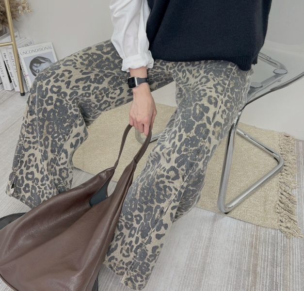 個性豹紋開衩牛仔寬褲 