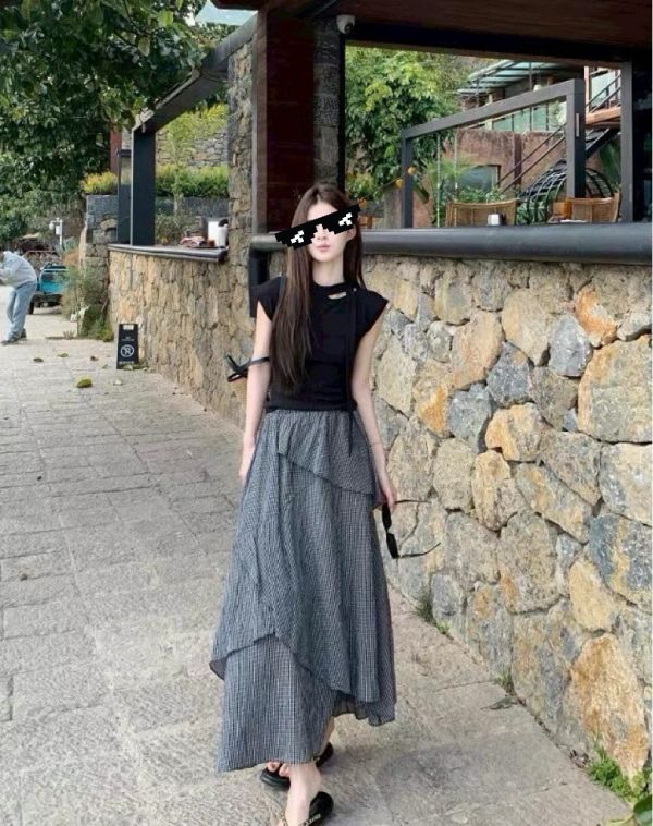 -限量款-飛飛袖飄帶上衣＋格紋不規則荷葉裙套裝 