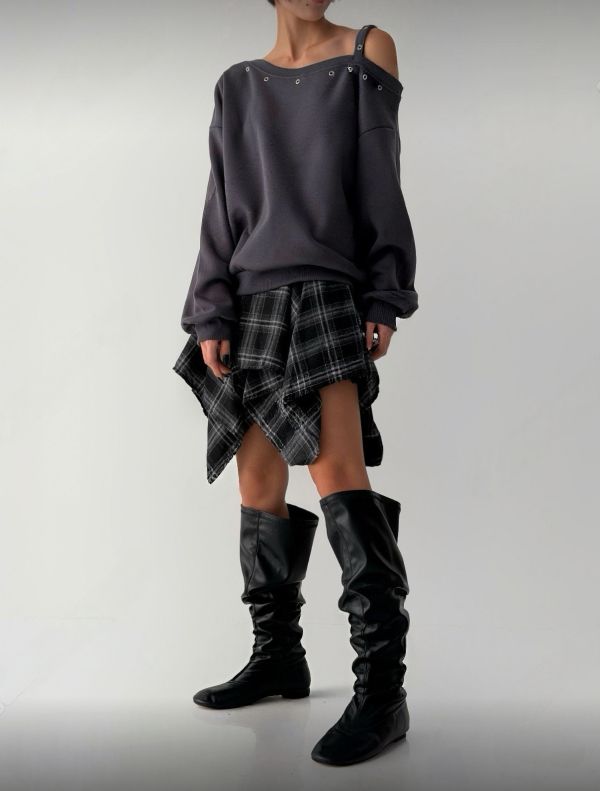 微辣露肩內絨上衣 韓系甜辣微露肩上衣
一字領慵懶風長袖上衣
甜辣小姊姊穿搭上衣
不對稱露肩寬鬆上衣
韓系顯鎖骨上衣
韓妹約會微辣上衣