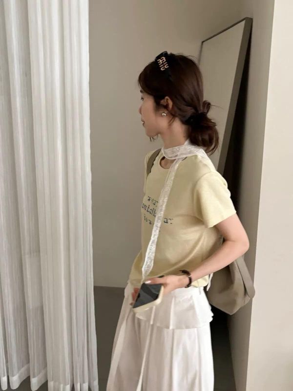 字母圓領Tee＋蕾絲巾兩件組｜甜酷百搭・純慾感穿搭 