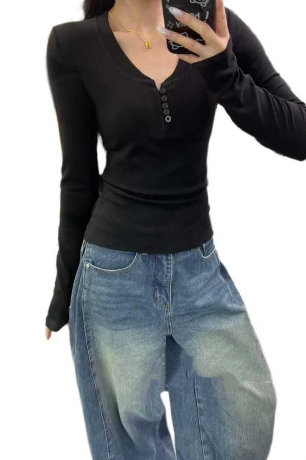 V領彈力開扣上衣 •	排扣開衩上衣
	•	韓系微辣上衣
	•	修身針織上衣
	•	彈性長袖上衣
	•	顯瘦針織衫
	•	韓系日常穿搭
	•	秋冬百搭上衣
	•	性感微V上衣
	•	合身長袖衫