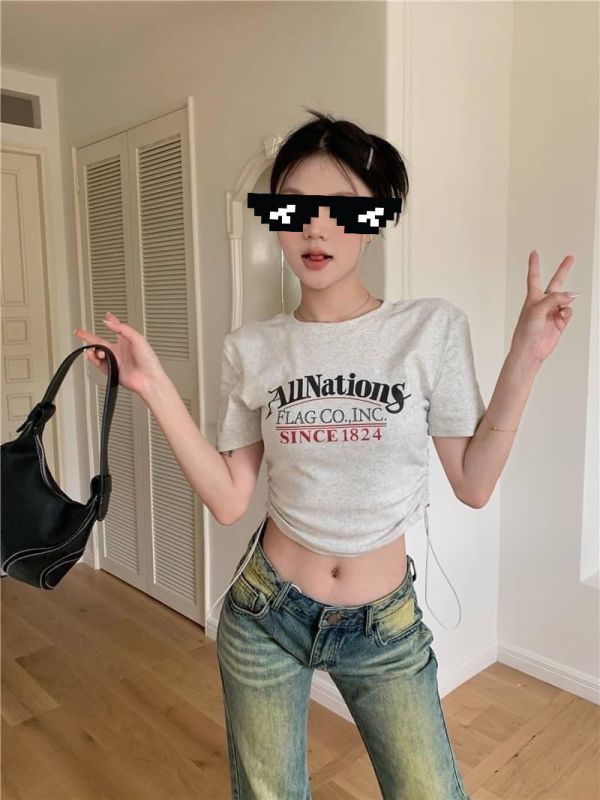 字母美式抽繩短版T 短版抽繩短T👉購買連結：  https://b0916619918799.waca.ec/