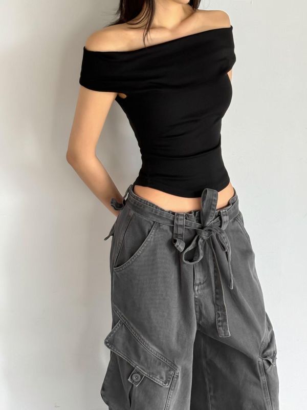 ㄧ字肩短版上衣 