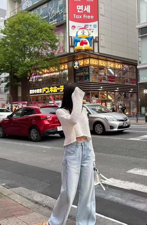 須邊車線牛仔褲 須邊車線牛仔褲, 牛仔褲, 韓系時尚, 鈕扣設計, , 精緻車線, 潮流服飾, 時尚穿搭, 男性牛仔褲, 女性服飾