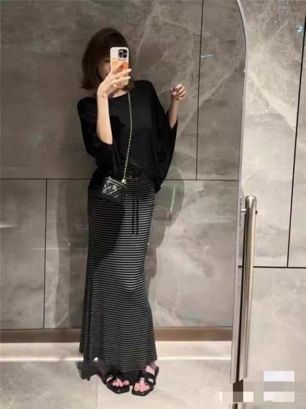 -本期新品-/闆闆激推/條紋長裙套裝 條紋長裙, 長裙套裝, 顯瘦裙裝, 慵懶風格, 時髦服飾, 新品推薦, 女裝, 衣服搭配, 休閒時尚, 漂亮裙子