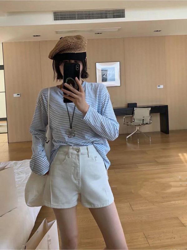 側車線牛仔短褲 側車線牛仔短褲, 韓系牛仔短褲, 韓系短褲, 牛仔短褲, 女裝短褲, 時尚短褲, 夏季短褲, 短褲尺碼, 休閒牛仔褲, 韓式服飾