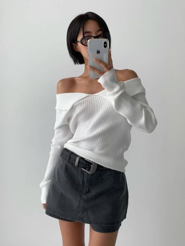 翻領坑紋上衣 韓系甜辣上衣
一字領削肩上衣
露肩針織上衣
韓系辣妹穿搭
羅紋修身上衣
韓系顯瘦上衣
下翻領針織
性感露肩毛衣
韓系秋冬上衣
彈性針織上衣
約會甜辣上衣
鎖骨上衣