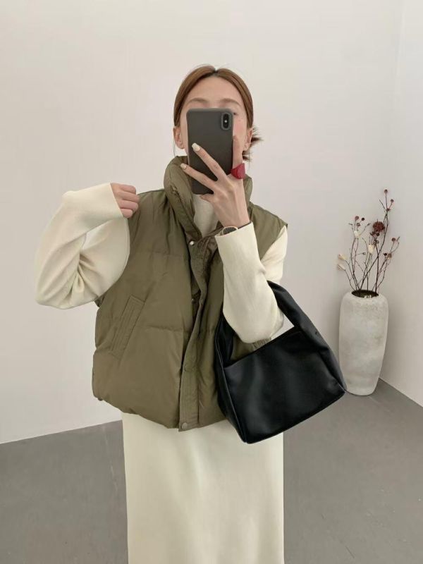 蛋白皮鴨絨背心 