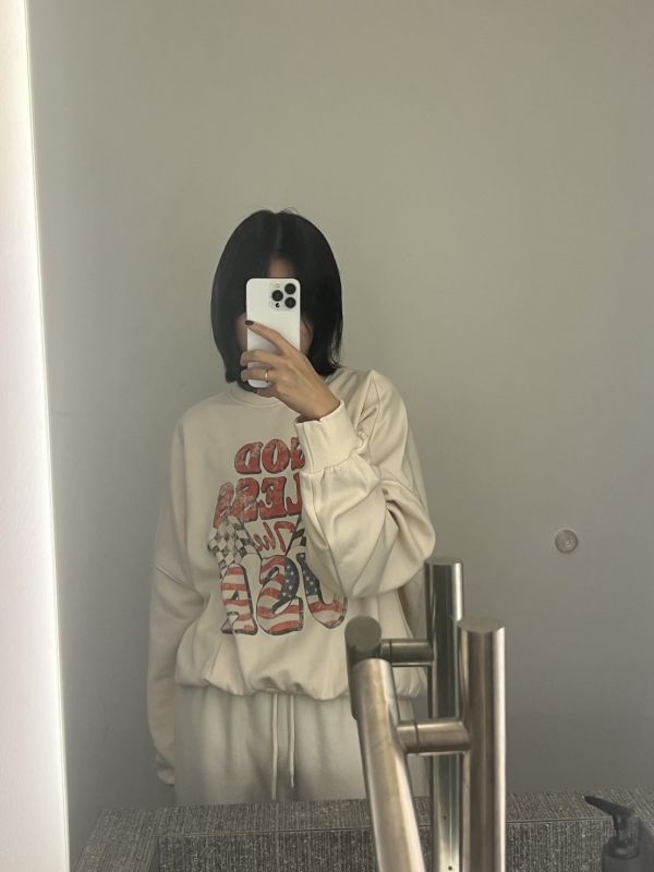 -寬鬆版型-美式復古大學T 美式印花衛衣
百搭衛衣
中性風衛衣
個性字母上衣
休閒寬鬆上衣
軟糯衛衣
秋冬衛衣
氣質慵懶風上衣
學院風衛衣
休閒運動風上衣