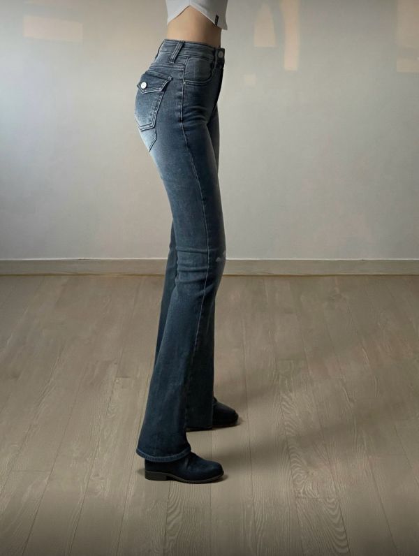 微彈/後刺繡顯瘦牛仔喇叭褲 微喇叭牛仔褲
高腰牛仔褲
深藍牛仔褲
顯瘦牛仔褲
修身牛仔褲
喇叭褲女
顯腿長牛仔褲
翹臀牛仔褲
提臀牛仔褲
彈性牛仔褲
韓系牛仔褲
百搭丹寧褲
修飾腿型牛仔褲
高腰喇叭褲
彈力丹寧褲
深藍喇叭褲
拉長比例牛仔褲