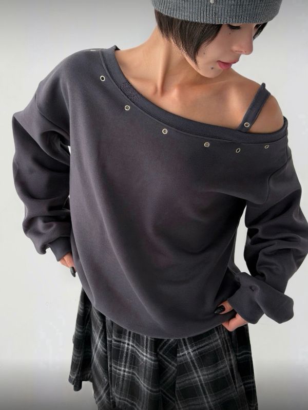 微辣露肩內絨上衣 韓系甜辣微露肩上衣
一字領慵懶風長袖上衣
甜辣小姊姊穿搭上衣
不對稱露肩寬鬆上衣
韓系顯鎖骨上衣
韓妹約會微辣上衣