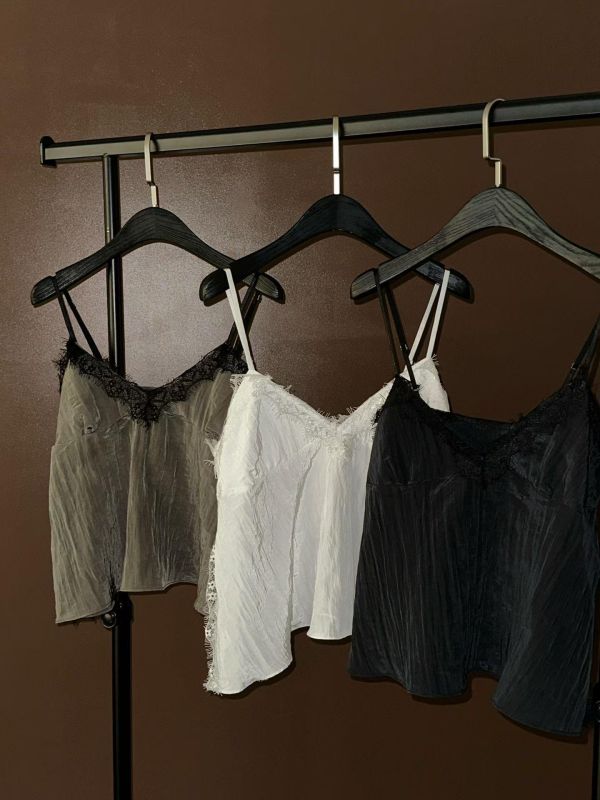 緞面蕾絲背心 ｜細肩帶氣質上衣 ｜夏季百搭 