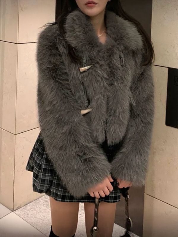 灰調仿皮草短版外套 