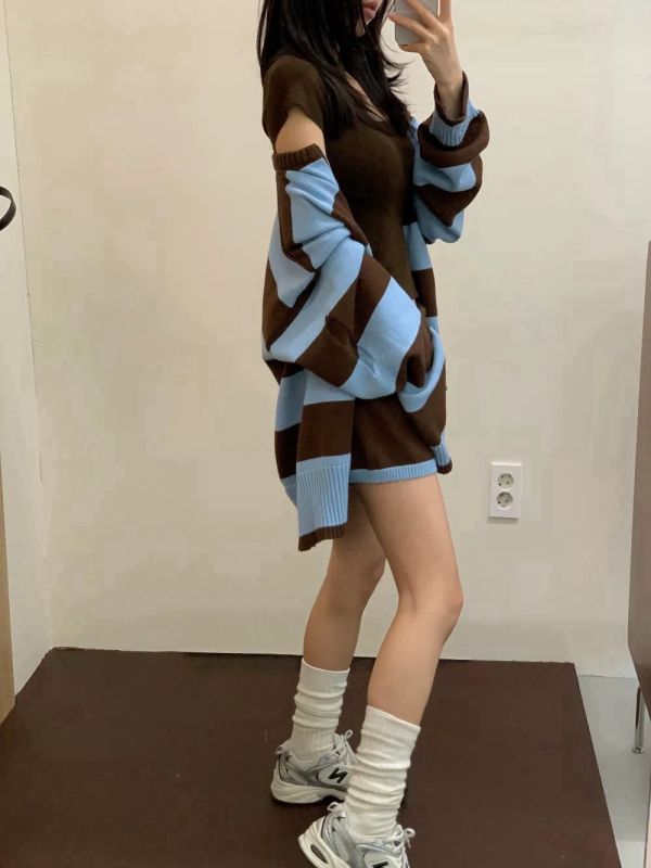 線條拉鍊短褲套裝 •	條紋針織套裝
	•	針織兩件套
	•	韓系休閒套裝
	•	針織拉鍊外套
	•	針織短褲套裝
	•	秋冬套裝推薦
	•	寬鬆休閒外套
	•	韓系日常穿搭
	•	居家外出套裝
	•	甜辣休閒風套裝
	•	咖啡藍條紋針織
	•	懶人套裝韓系