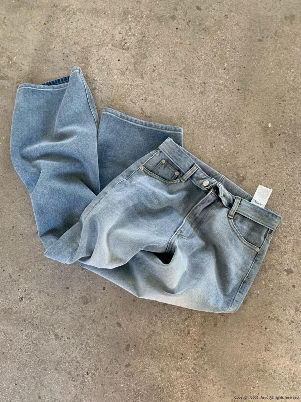 反褶腰頭修身牛仔褲 牛仔褲