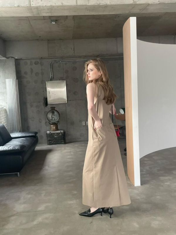 立體剪裁削肩長洋裝 削肩長洋裝