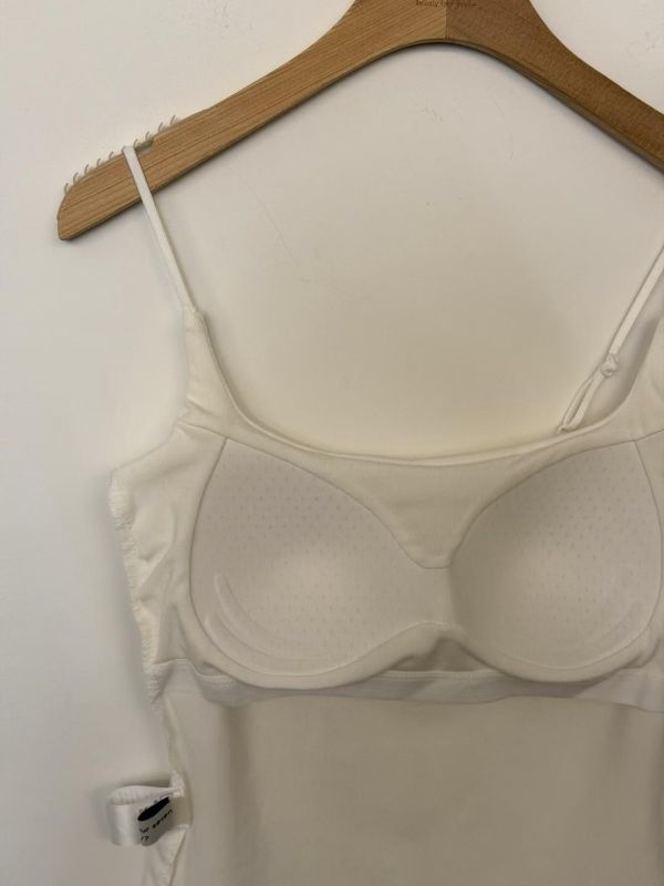 微弧領細肩帶BRA TOP BRA TOP