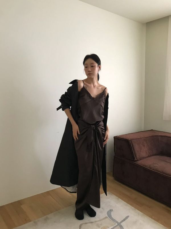 柔滑緞面V領蕾絲背心 蕾絲背心