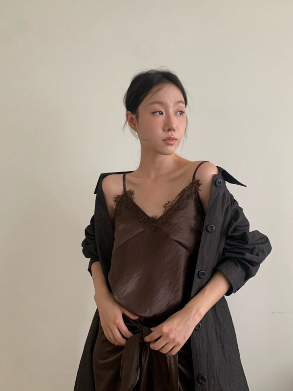 柔滑緞面V領蕾絲背心 蕾絲背心