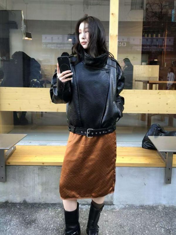 寬肩翻領機車皮外套 皮衣
