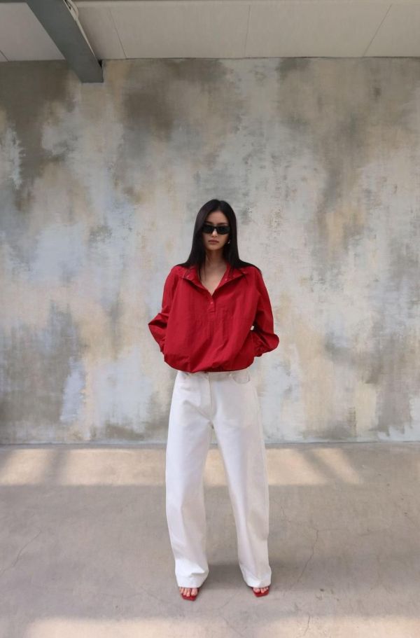 弧形剪裁牛仔褲 繭形牛仔褲