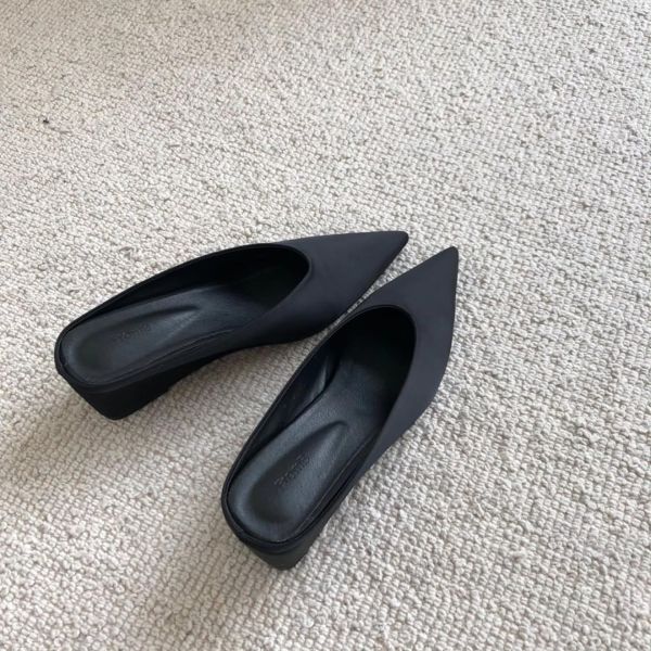 Silent Edge 極簡尖頭低跟鞋 尖頭低跟鞋