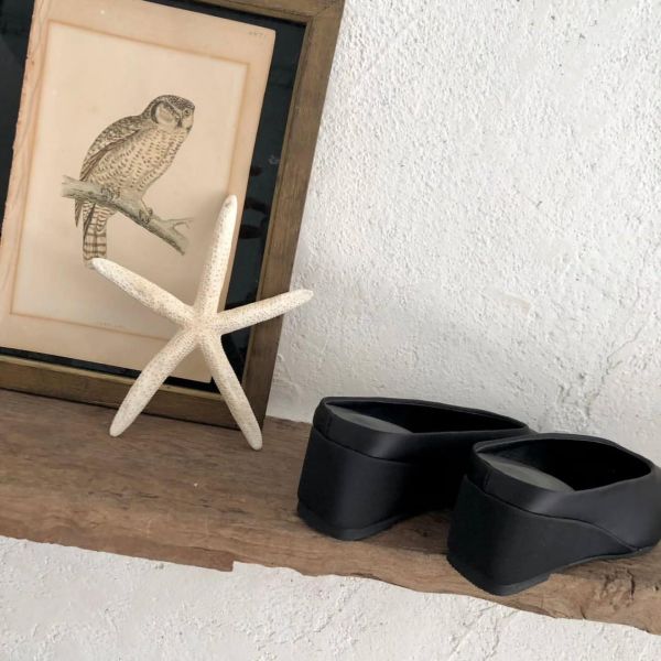 Silent Edge 極簡尖頭低跟鞋 尖頭低跟鞋