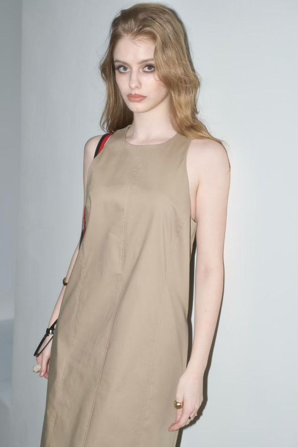 立體剪裁削肩長洋裝 削肩長洋裝