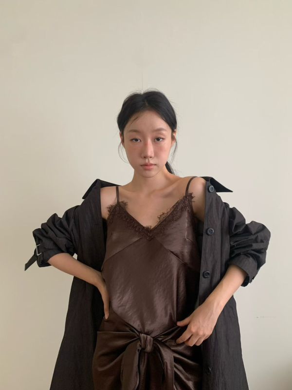 柔滑緞面V領蕾絲背心 蕾絲背心