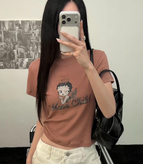 Betty修身Tee Betty Tee T-SHIRT