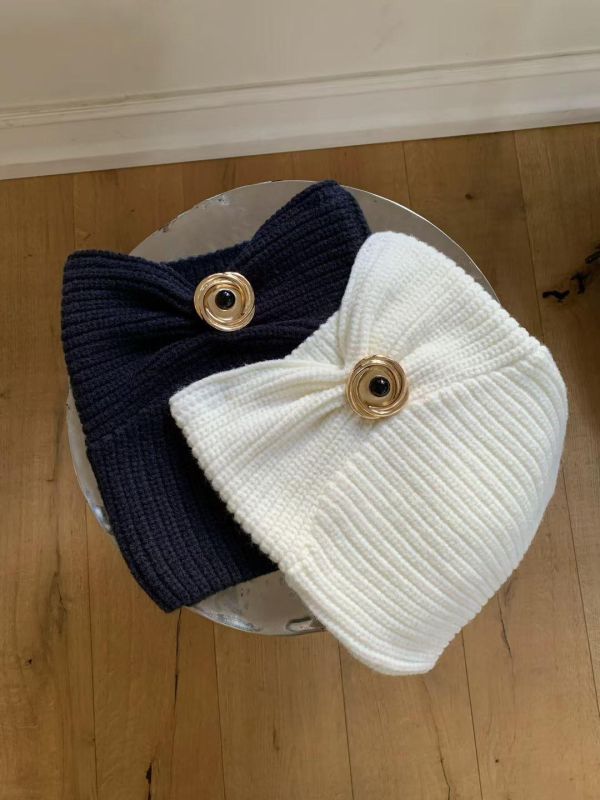 Solene飾釦平口針織上衣 平口上衣