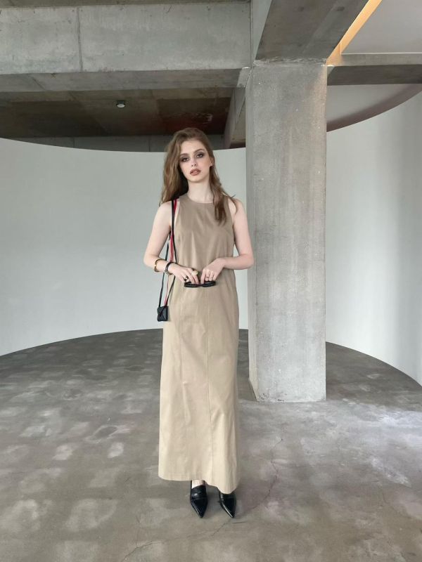 立體剪裁削肩長洋裝 削肩長洋裝