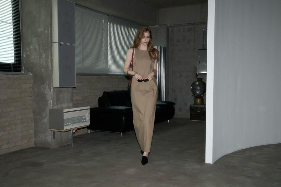 立體剪裁削肩長洋裝 削肩長洋裝