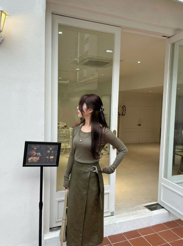 質感皮革側釦長裙 皮裙