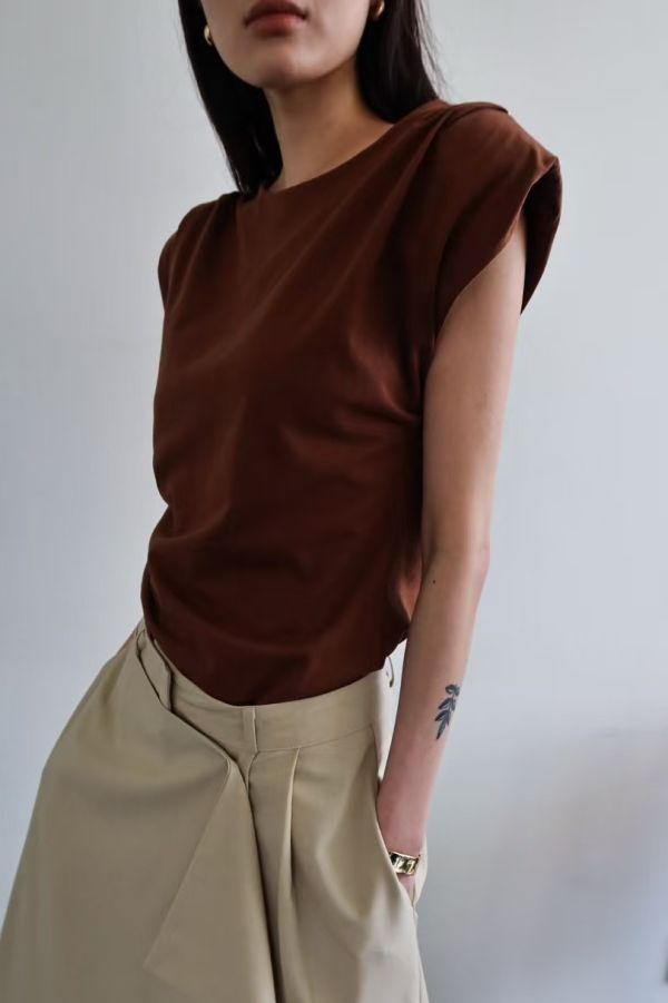 微墊肩無袖T-shirt T-shirt