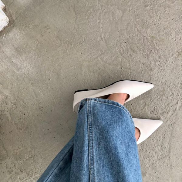 Silent Edge 極簡尖頭低跟鞋 尖頭低跟鞋