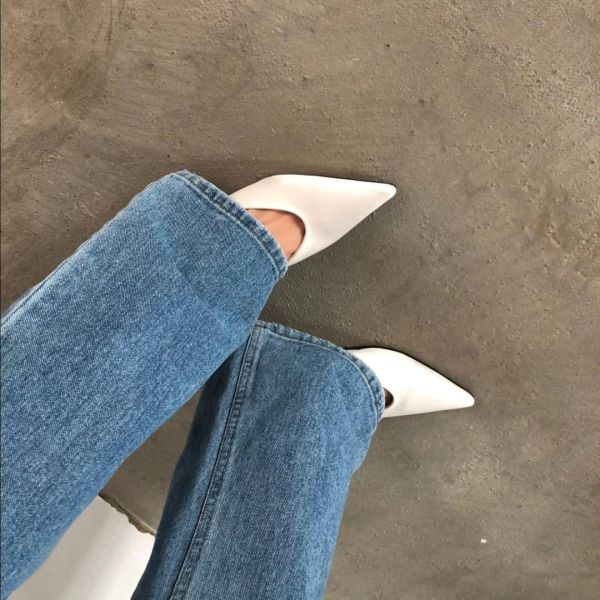 Silent Edge 極簡尖頭低跟鞋 尖頭低跟鞋