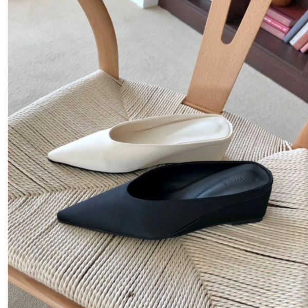 Silent Edge 極簡尖頭低跟鞋 尖頭低跟鞋